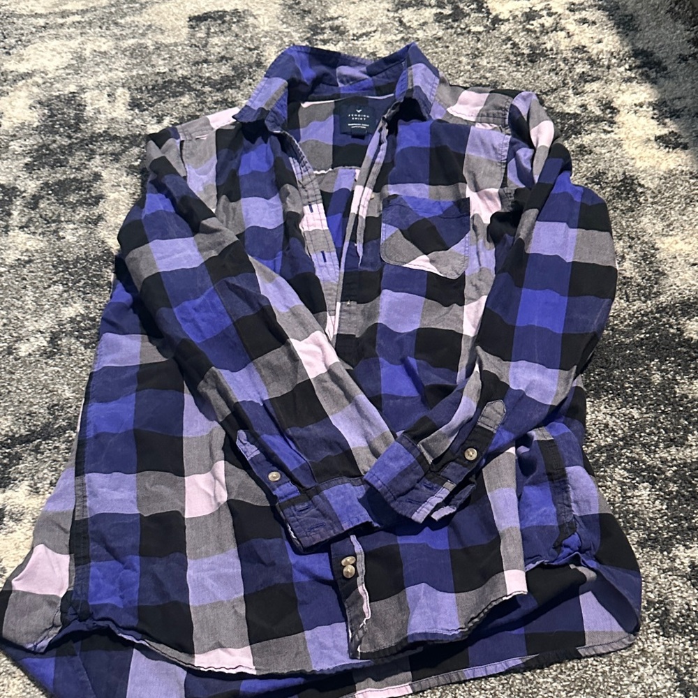 American Eagle Outfitters Blue and Black Plaid Shirt